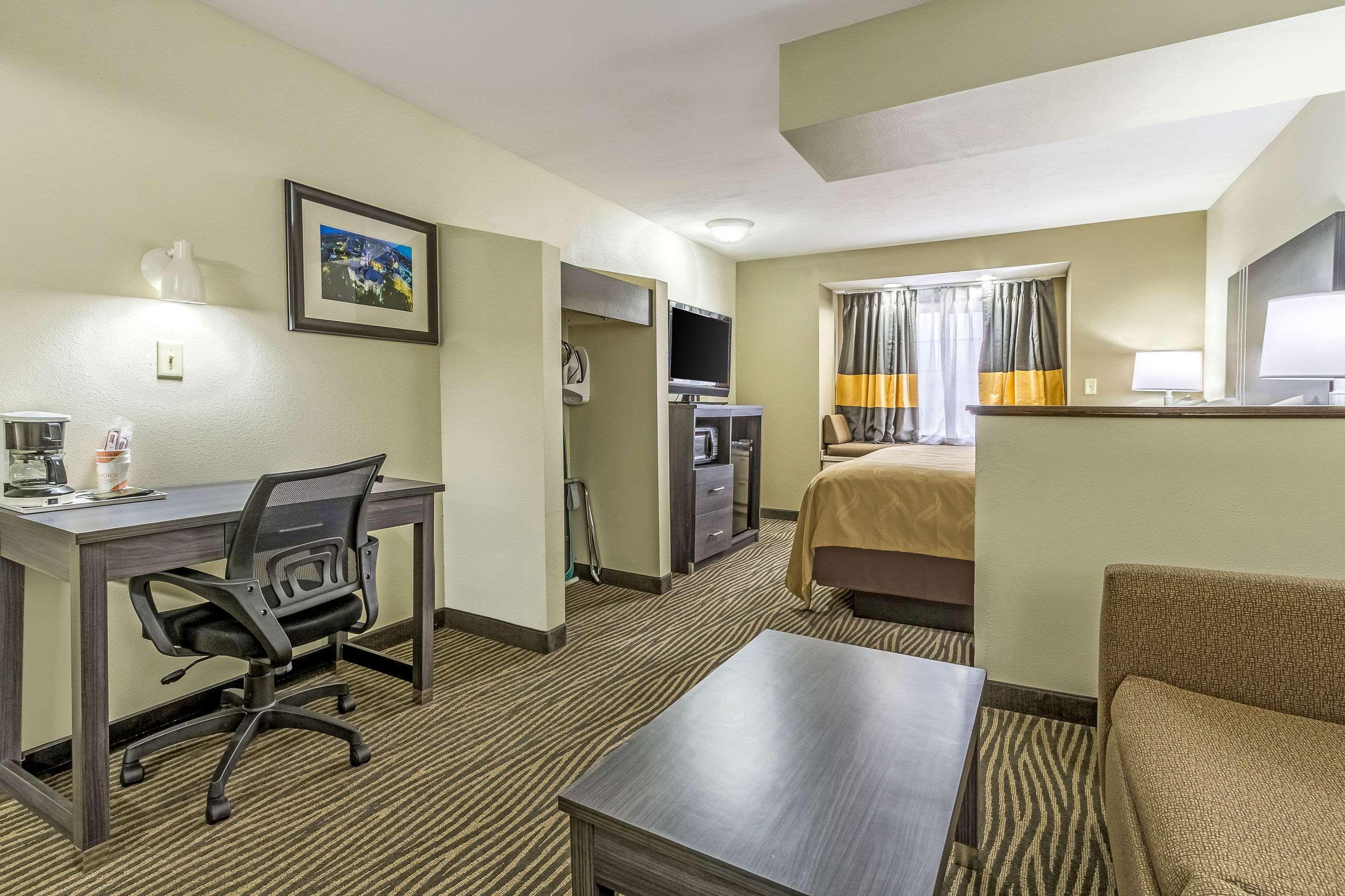 Quality Inn & Suites North Lima - Boardman Buitenkant foto