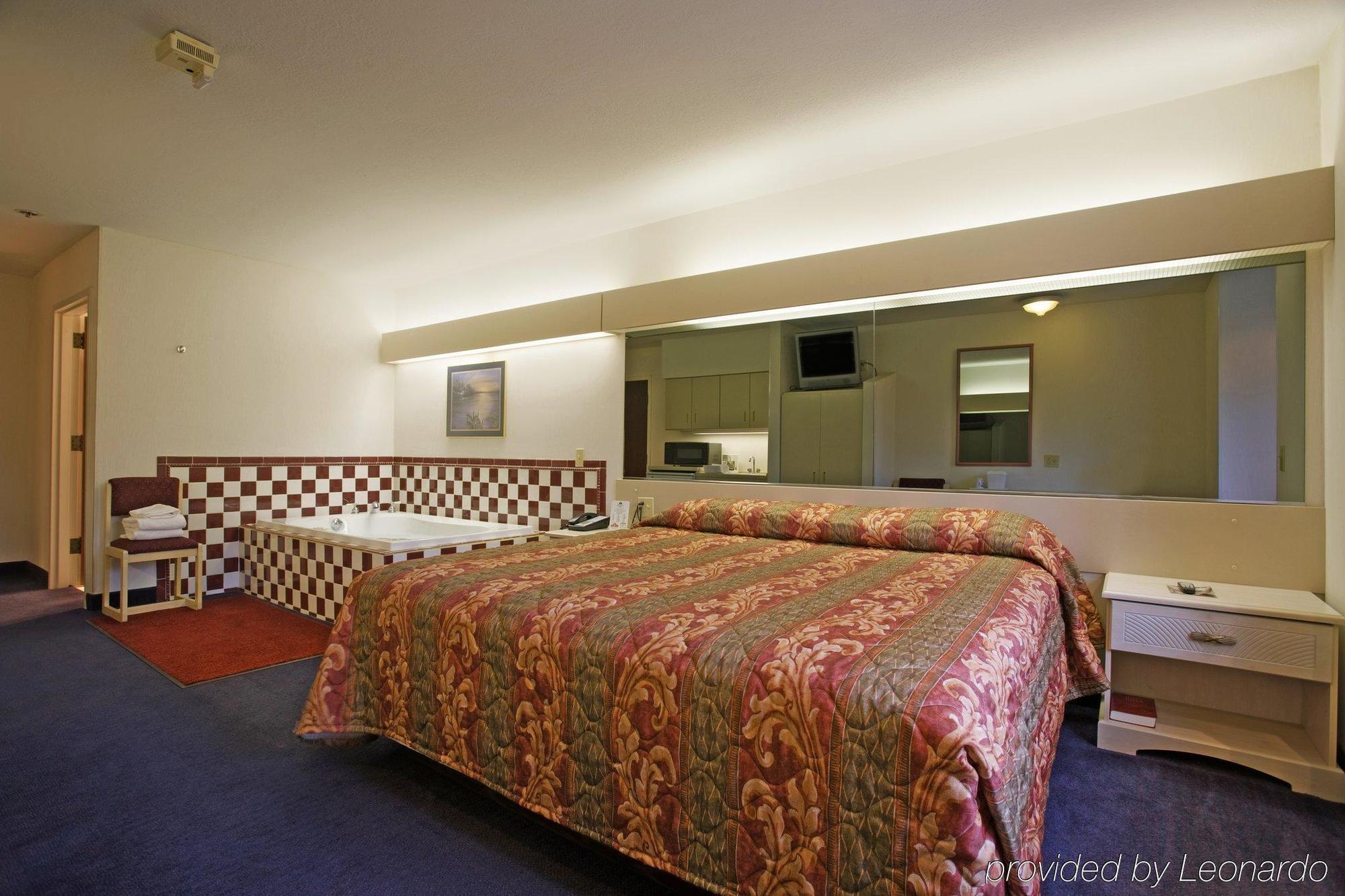 Quality Inn & Suites North Lima - Boardman Kamer foto