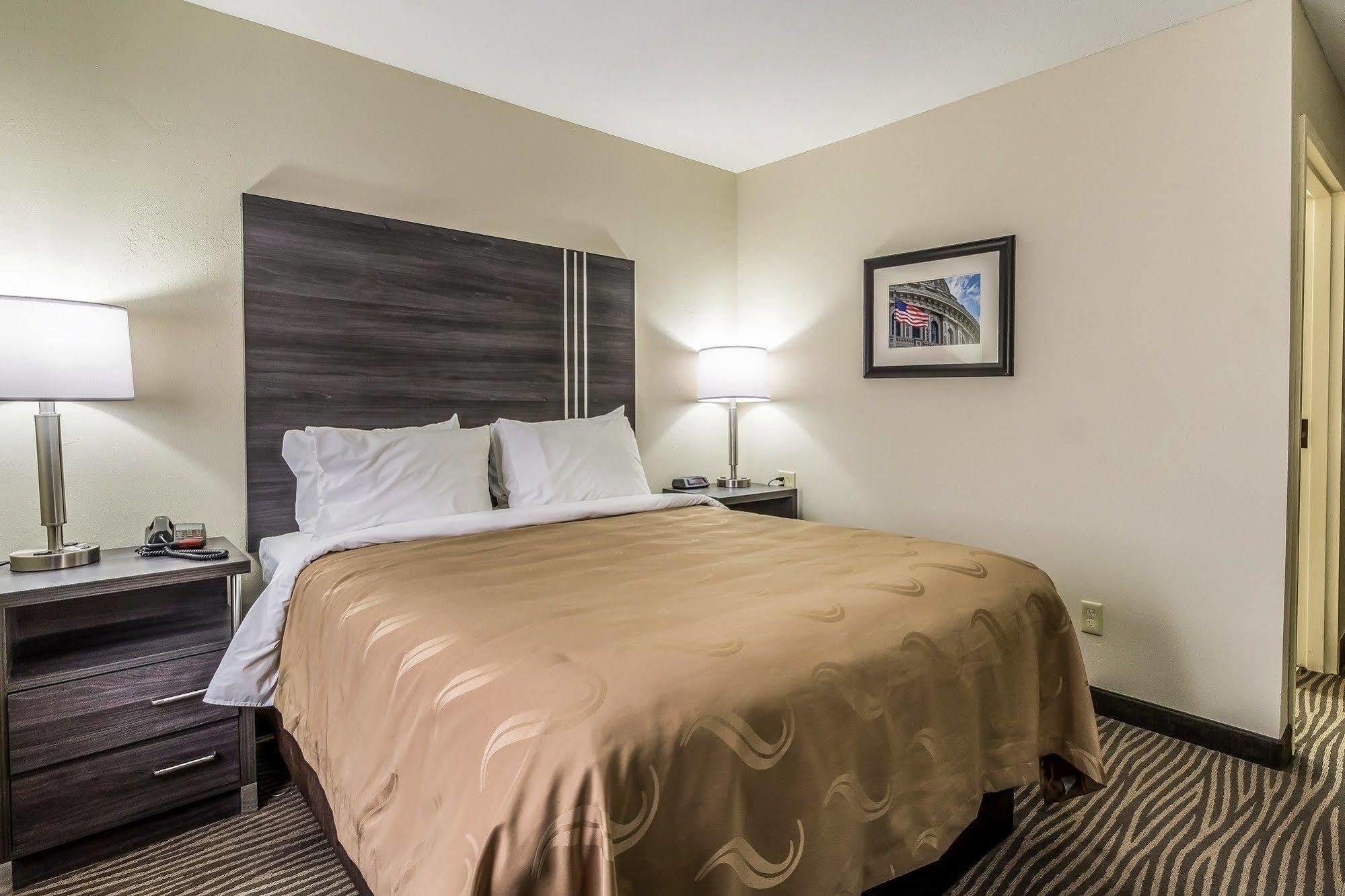 Quality Inn & Suites North Lima - Boardman Buitenkant foto